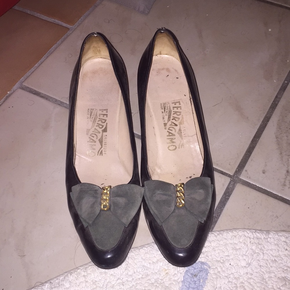 Vintage Ferragamo Black Kitten Heel (used)